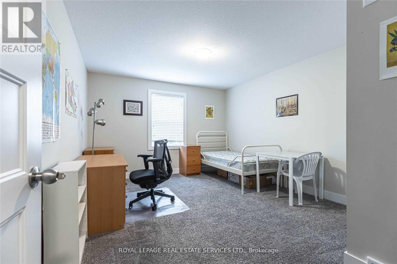 Photo 8 of 21 for 187 Rathowen Street