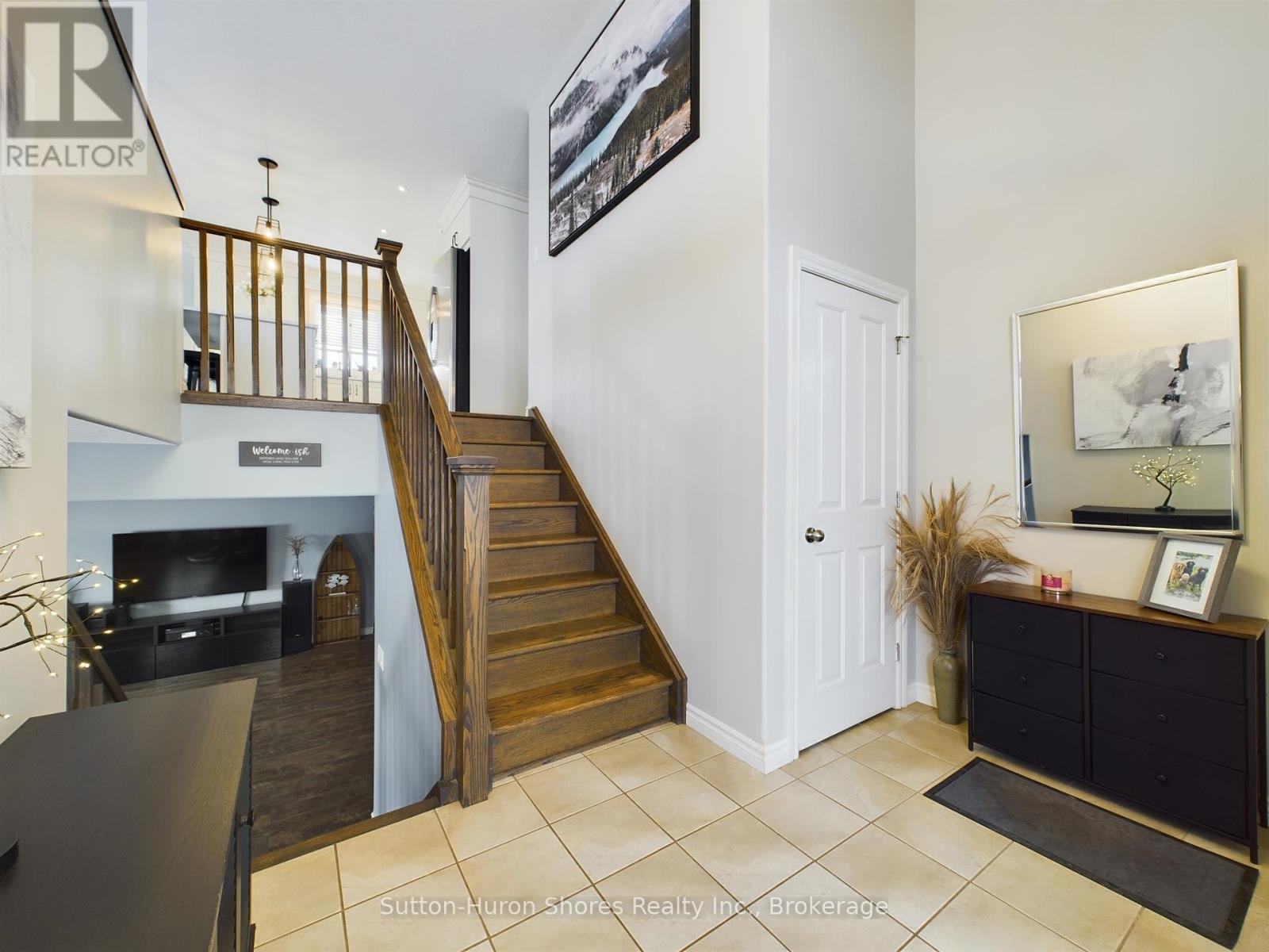 354 Peirson Avenue, Saugeen Shores, Ontario  N0H 2C1 - Photo 4 - X11937076