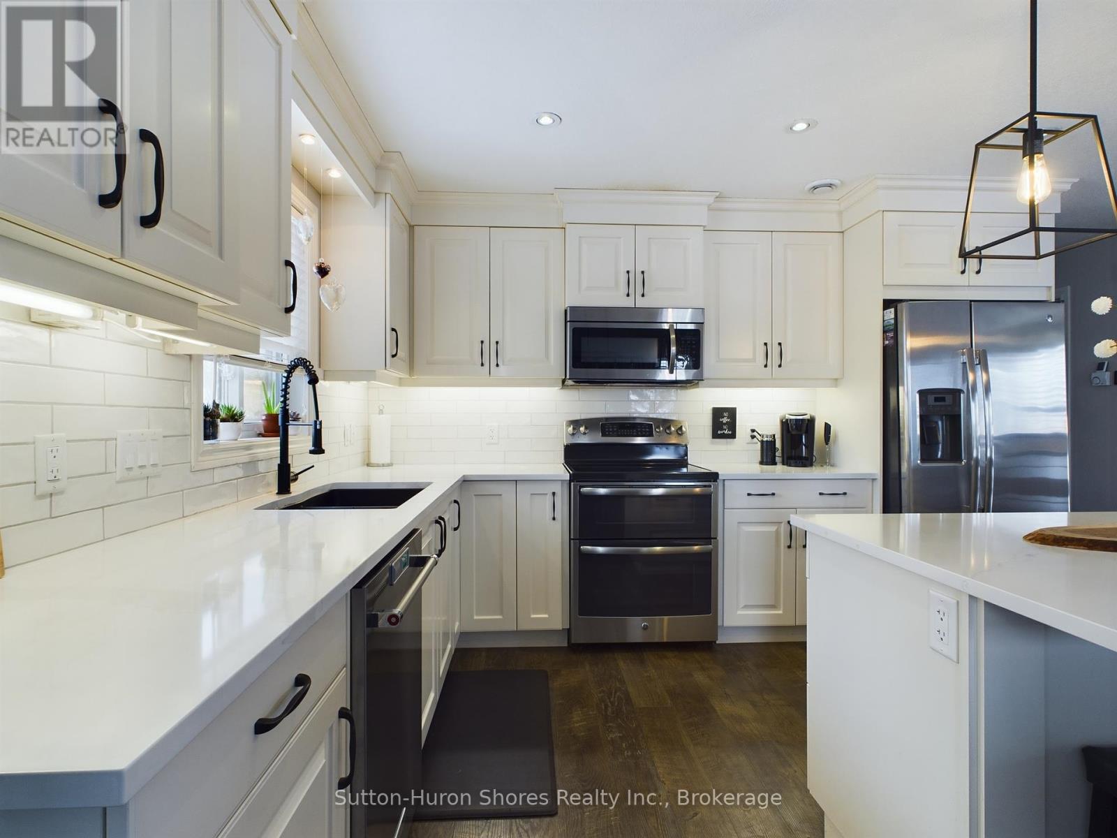 354 Peirson Avenue, Saugeen Shores, Ontario  N0H 2C1 - Photo 6 - X11937076