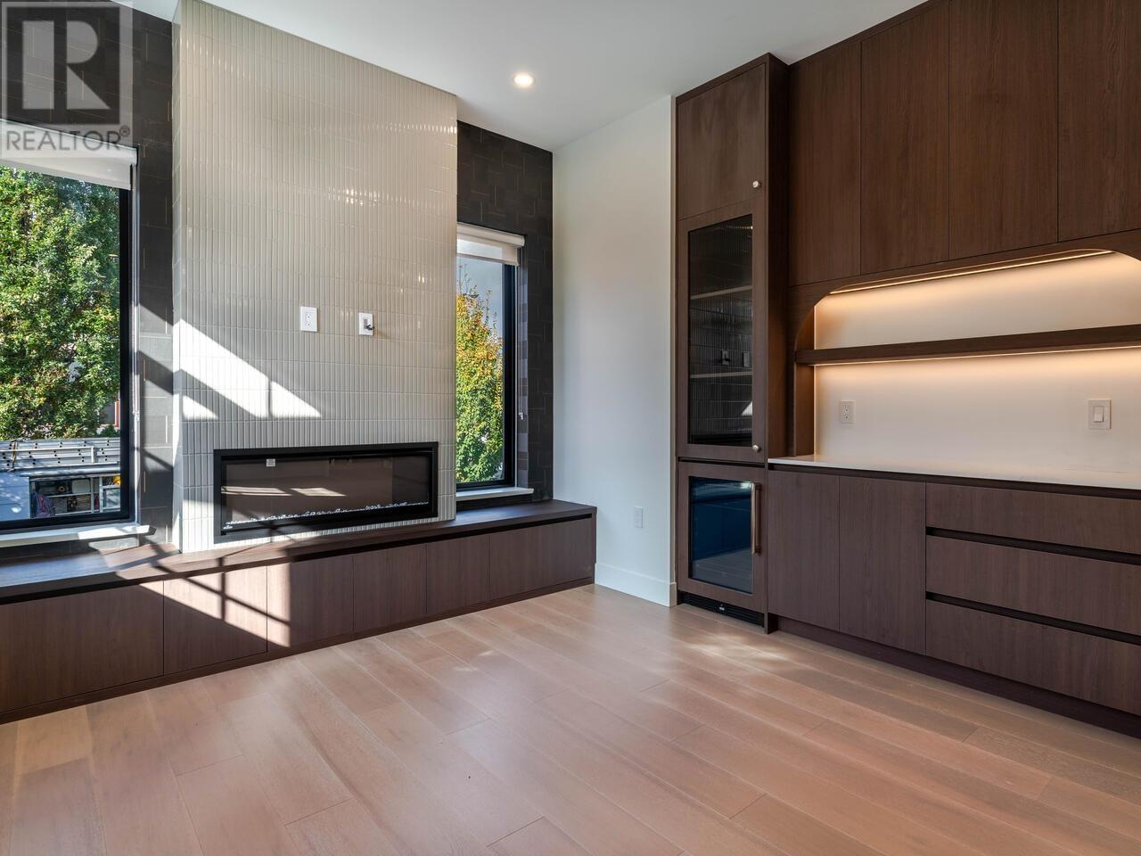 2905 Rosemont Drive, Vancouver, British Columbia  V5S 2C7 - Photo 3 - R2959434