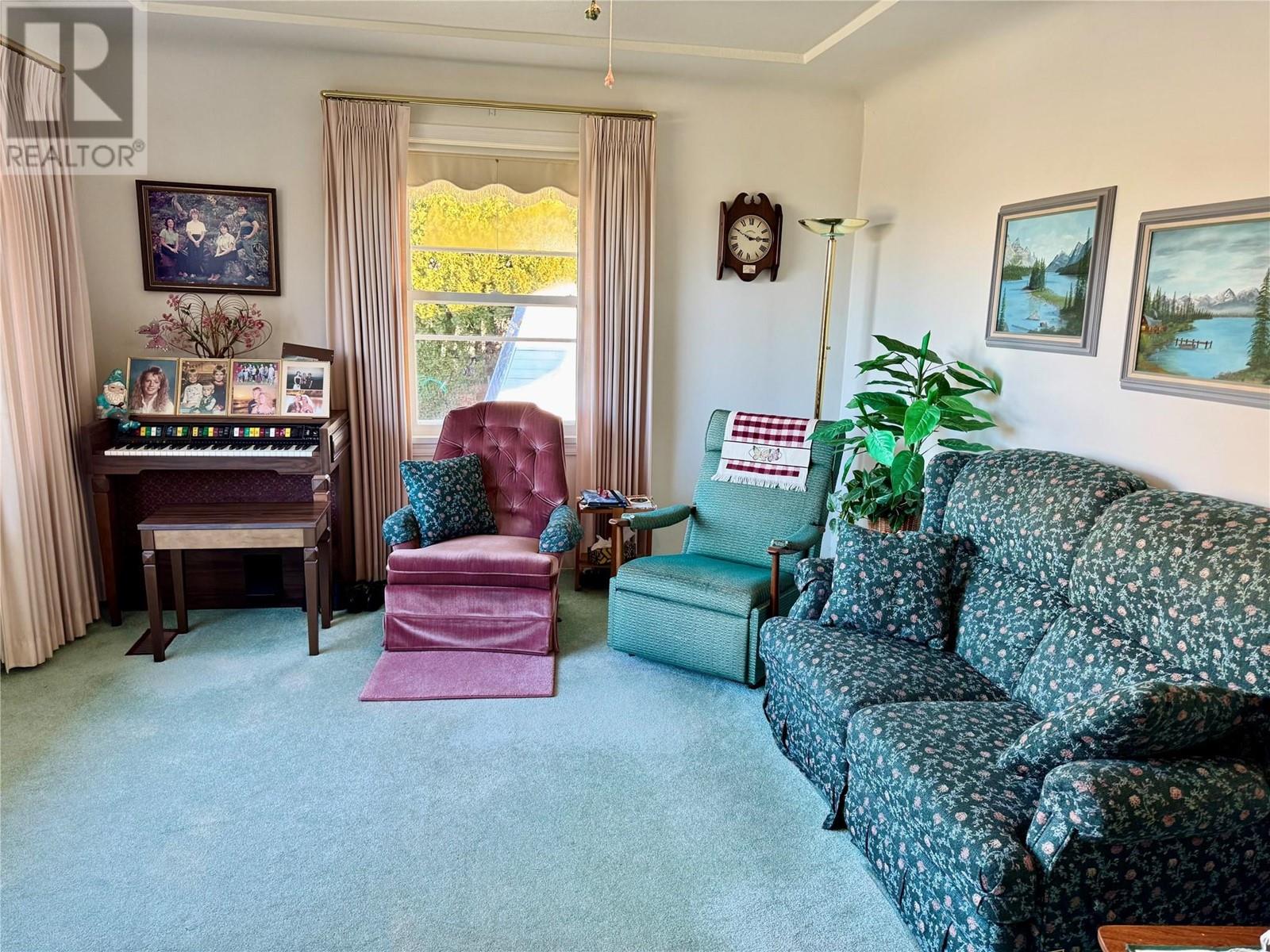 Property at 1444 Ridgedale Avenue image 5