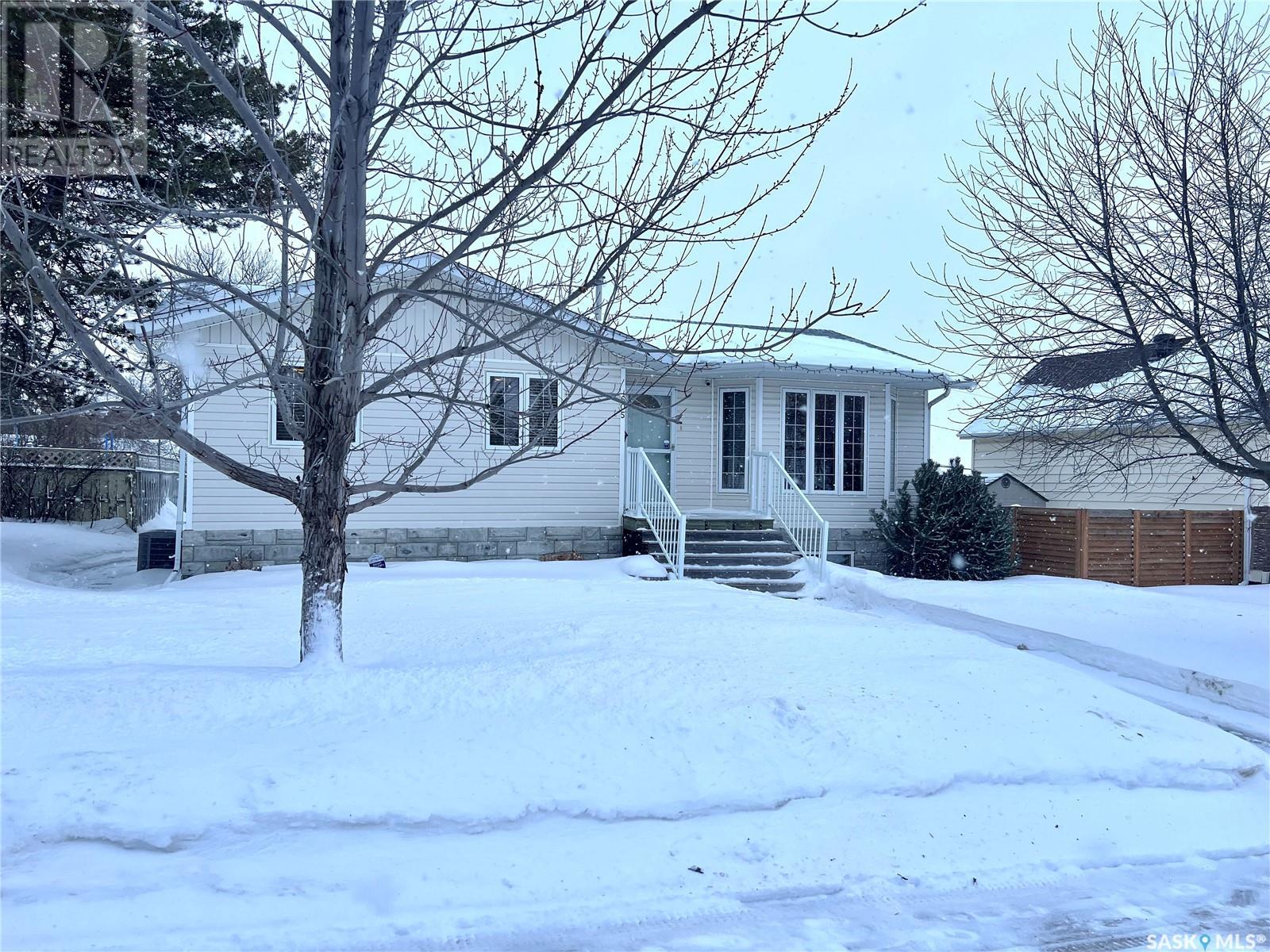 605 3rd AVENUE NW, swift current, Saskatchewan