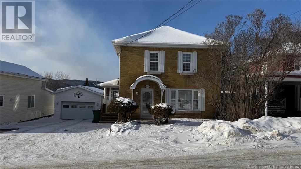 Property at 42 39e Avenue image 1