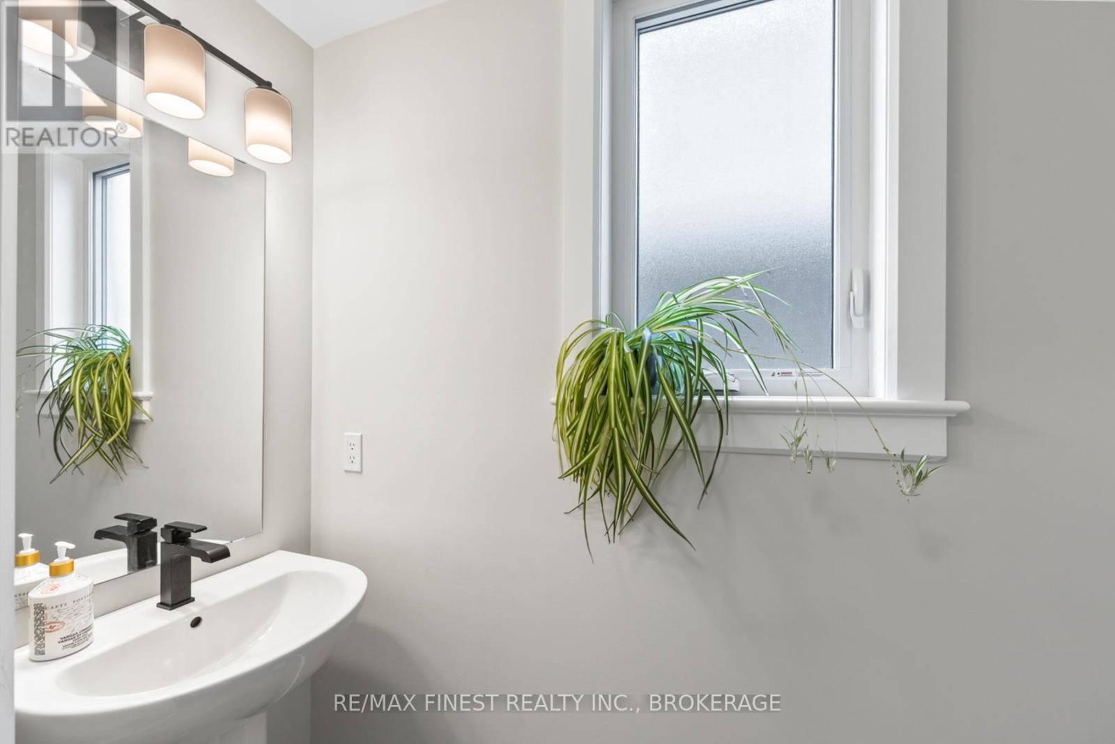 Property at 88 POTTER DRIVE image 3