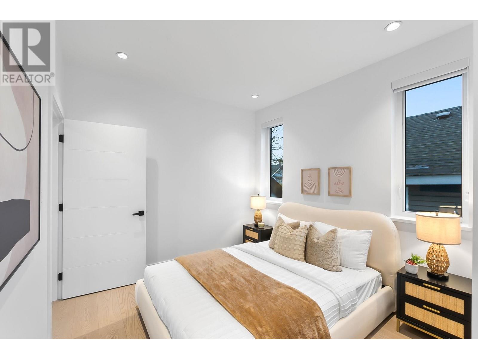 Listing Picture 29 of 32 : 1 930 E 10TH AVENUE, Vancouver / 溫哥華 - 魯藝地產 Yvonne Lu Group - MLS Medallion Club Member