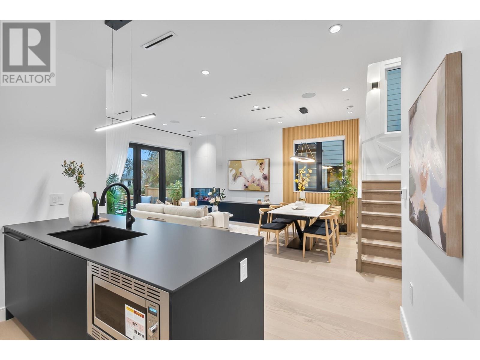 Listing Picture 13 of 32 : 1 930 E 10TH AVENUE, Vancouver / 溫哥華 - 魯藝地產 Yvonne Lu Group - MLS Medallion Club Member