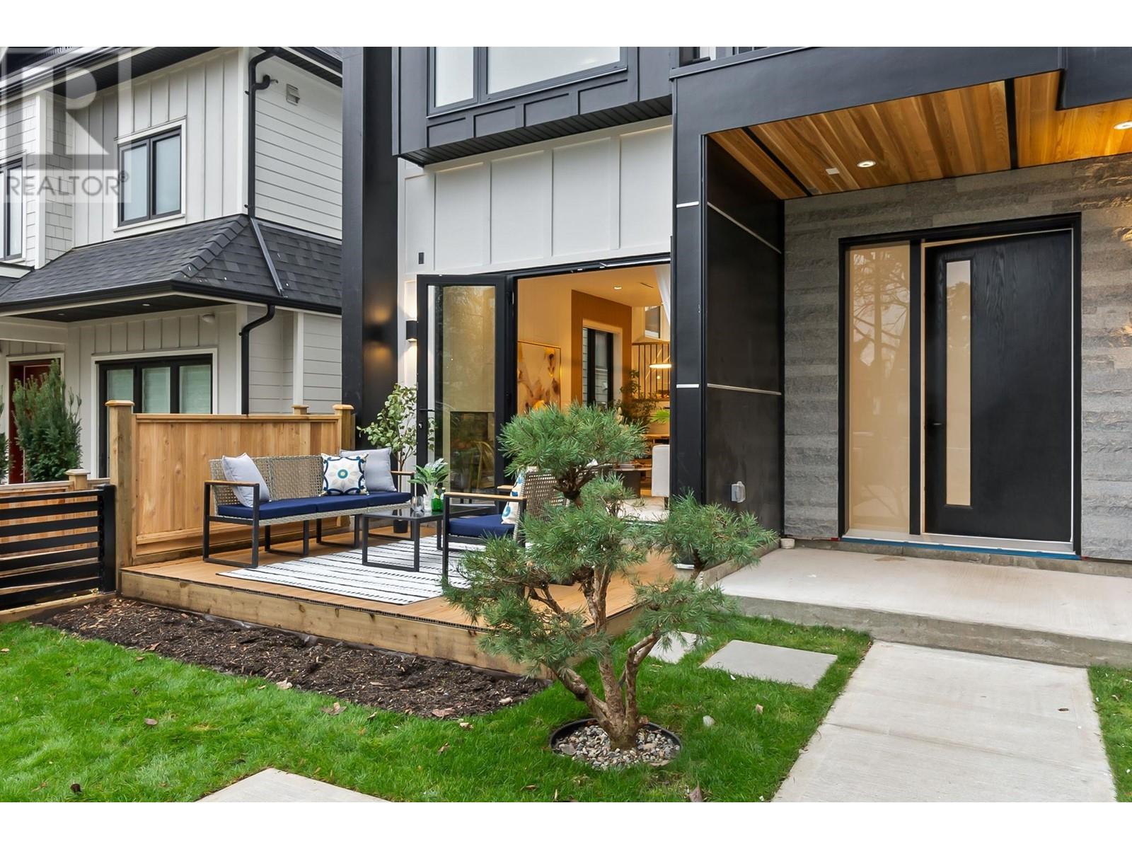 Listing Picture 2 of 32 : 1 930 E 10TH AVENUE, Vancouver / 溫哥華 - 魯藝地產 Yvonne Lu Group - MLS Medallion Club Member