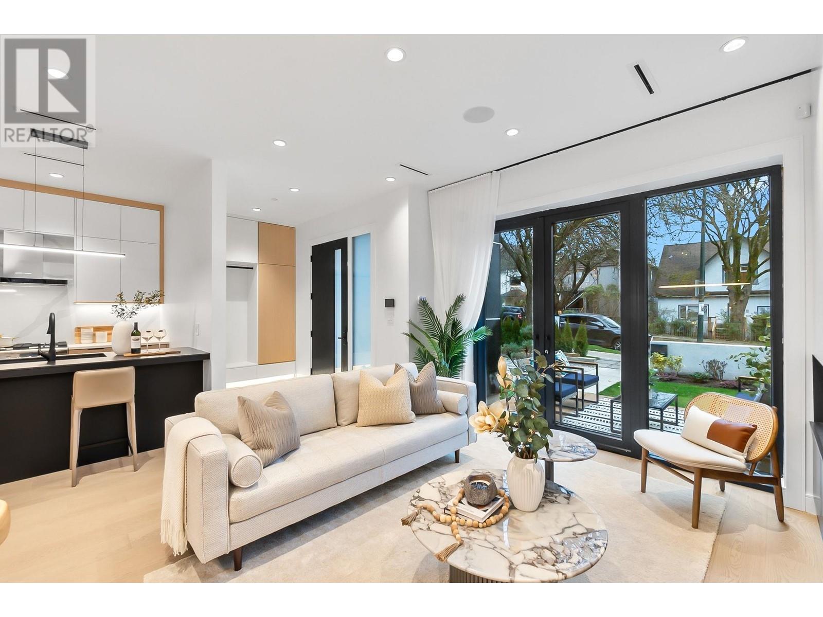 Listing Picture 7 of 32 : 1 930 E 10TH AVENUE, Vancouver / 溫哥華 - 魯藝地產 Yvonne Lu Group - MLS Medallion Club Member