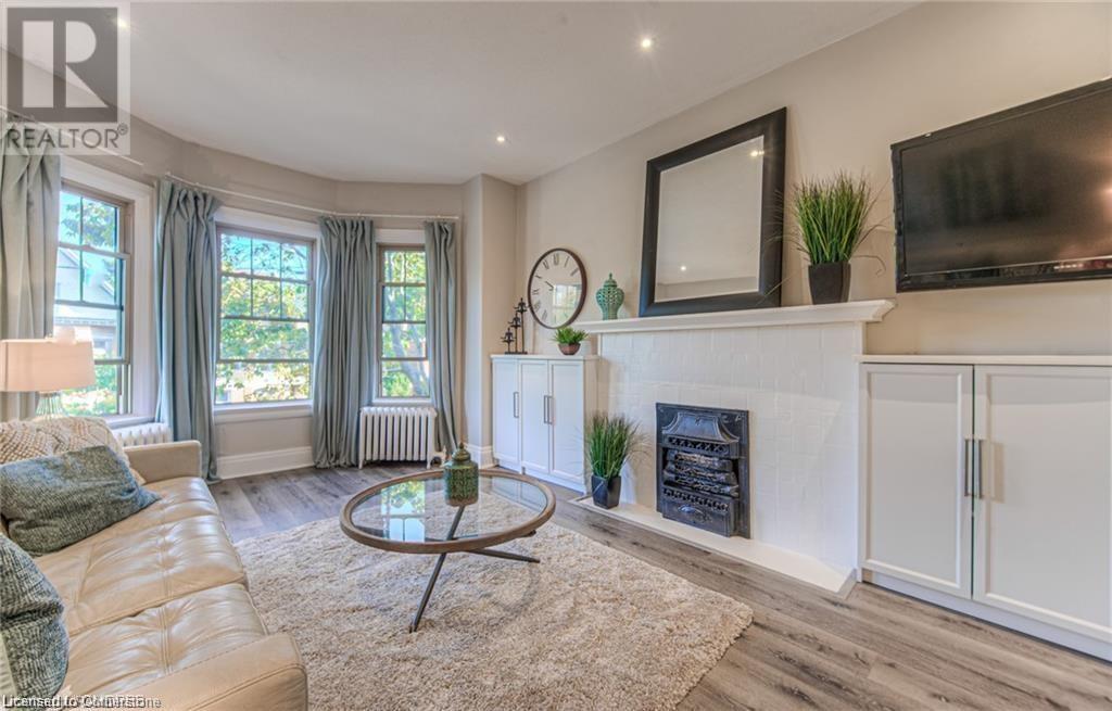 Property at 133 MARKLAND Street image 3