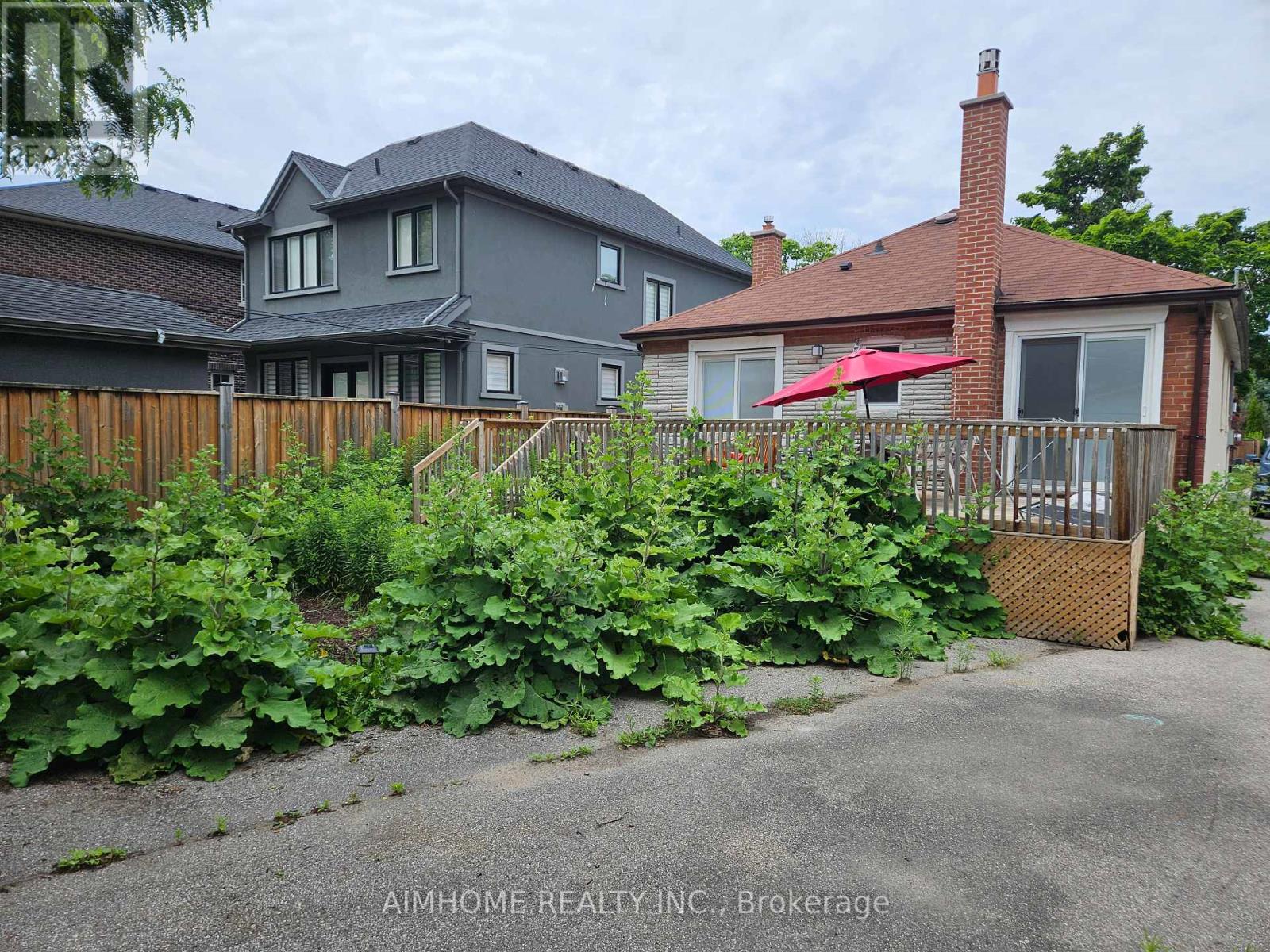 97 Edgecroft Road, Toronto, Ontario  M8Z 2C2 - Photo 8 - W11930135