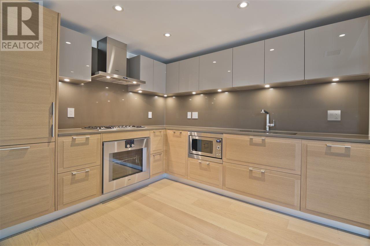 Listing Picture 6 of 31 : 1553 W 57TH AVENUE, Vancouver / 溫哥華 - 魯藝地產 Yvonne Lu Group - MLS Medallion Club Member