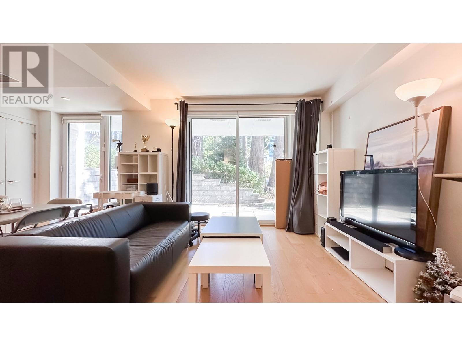 Listing Picture 4 of 31 : 1553 W 57TH AVENUE, Vancouver / 溫哥華 - 魯藝地產 Yvonne Lu Group - MLS Medallion Club Member