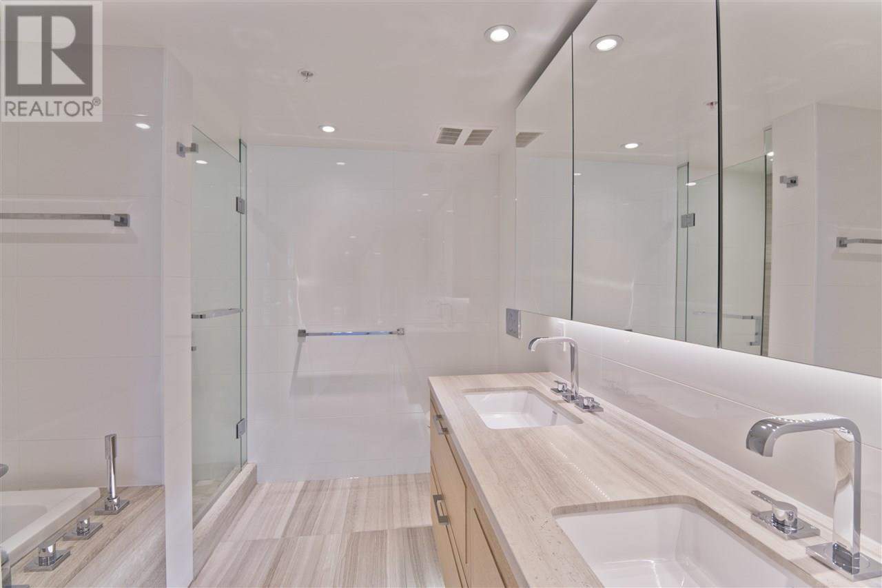 Listing Picture 20 of 31 : 1553 W 57TH AVENUE, Vancouver / 溫哥華 - 魯藝地產 Yvonne Lu Group - MLS Medallion Club Member