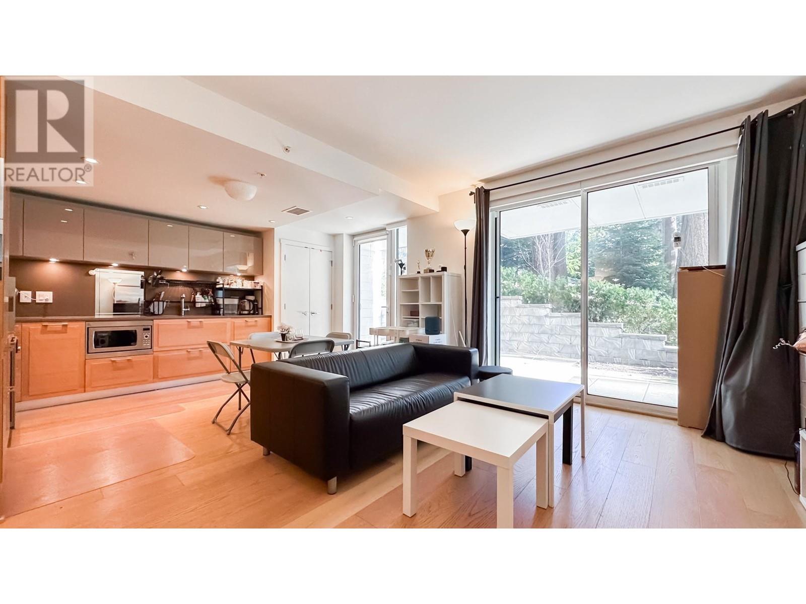 Listing Picture 5 of 31 : 1553 W 57TH AVENUE, Vancouver / 溫哥華 - 魯藝地產 Yvonne Lu Group - MLS Medallion Club Member