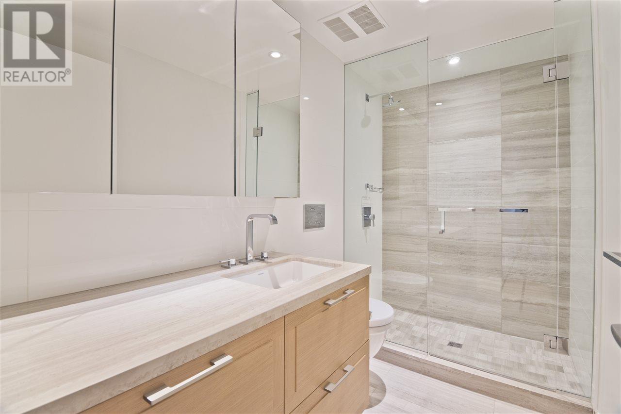 Listing Picture 27 of 31 : 1553 W 57TH AVENUE, Vancouver / 溫哥華 - 魯藝地產 Yvonne Lu Group - MLS Medallion Club Member