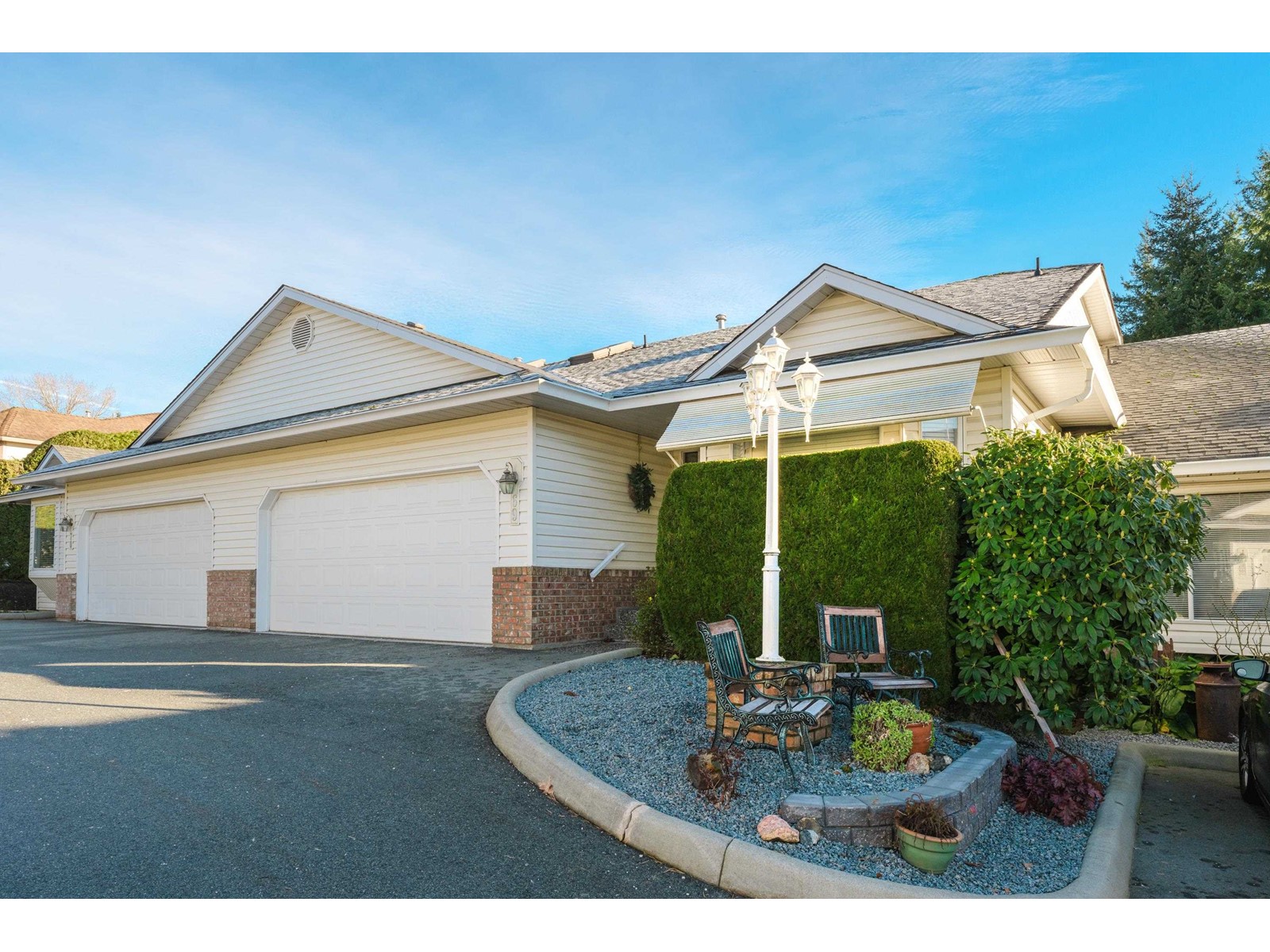 Property at 69 3054 TRAFALGAR STREET image 2