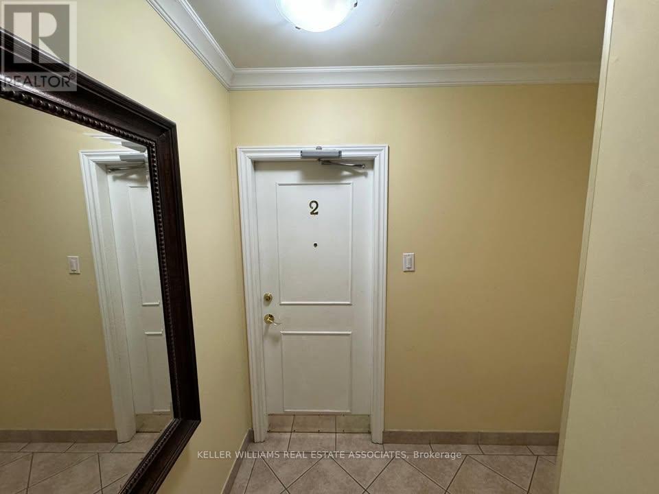 2 - 308 Lakeshore Road E, Mississauga, Ontario  L5G 1H4 - Photo 11 - W11937640