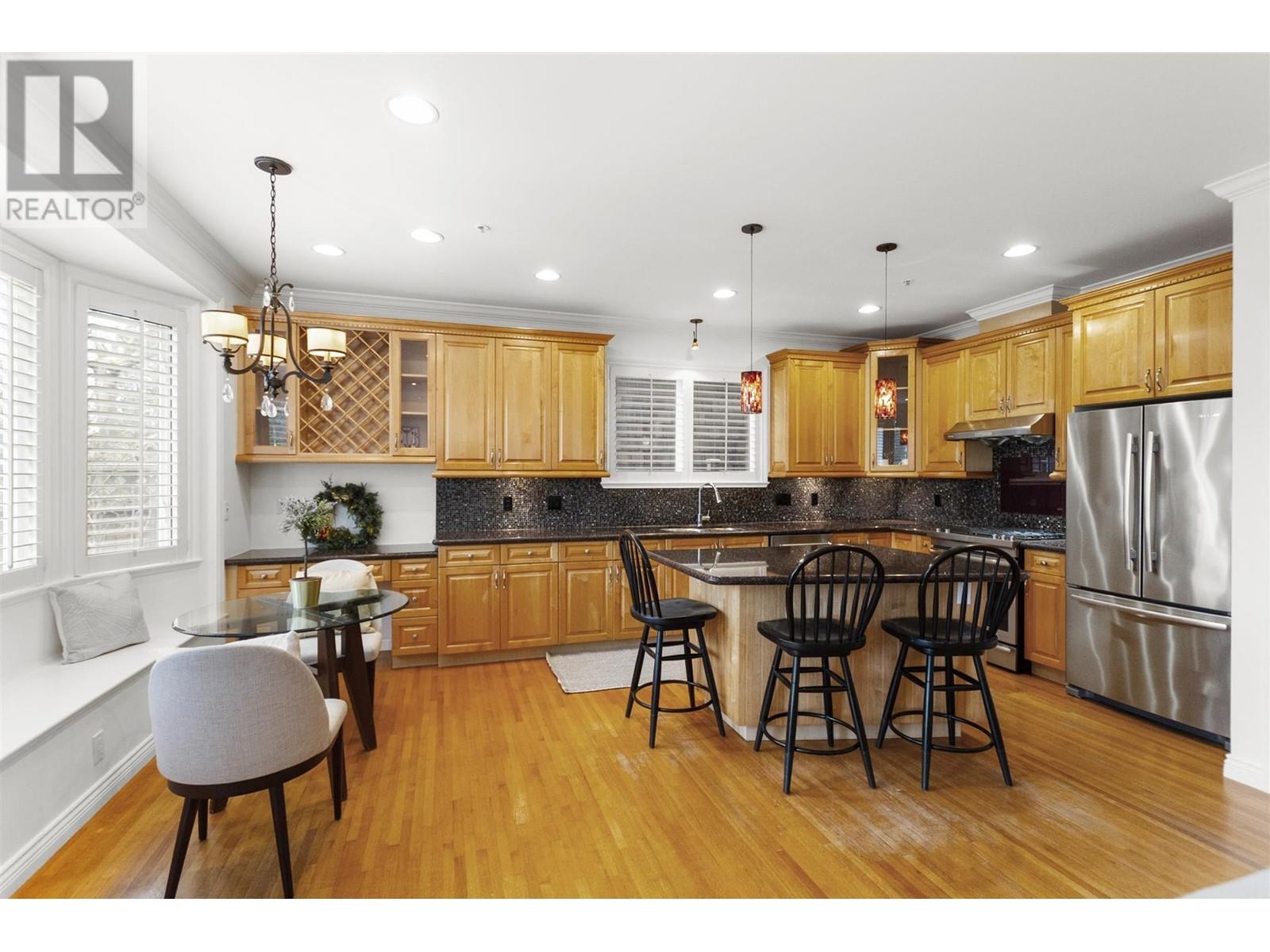 Listing Picture 5 of 26 : 4443 W 15TH AVENUE, Vancouver / 溫哥華 - 魯藝地產 Yvonne Lu Group - MLS Medallion Club Member