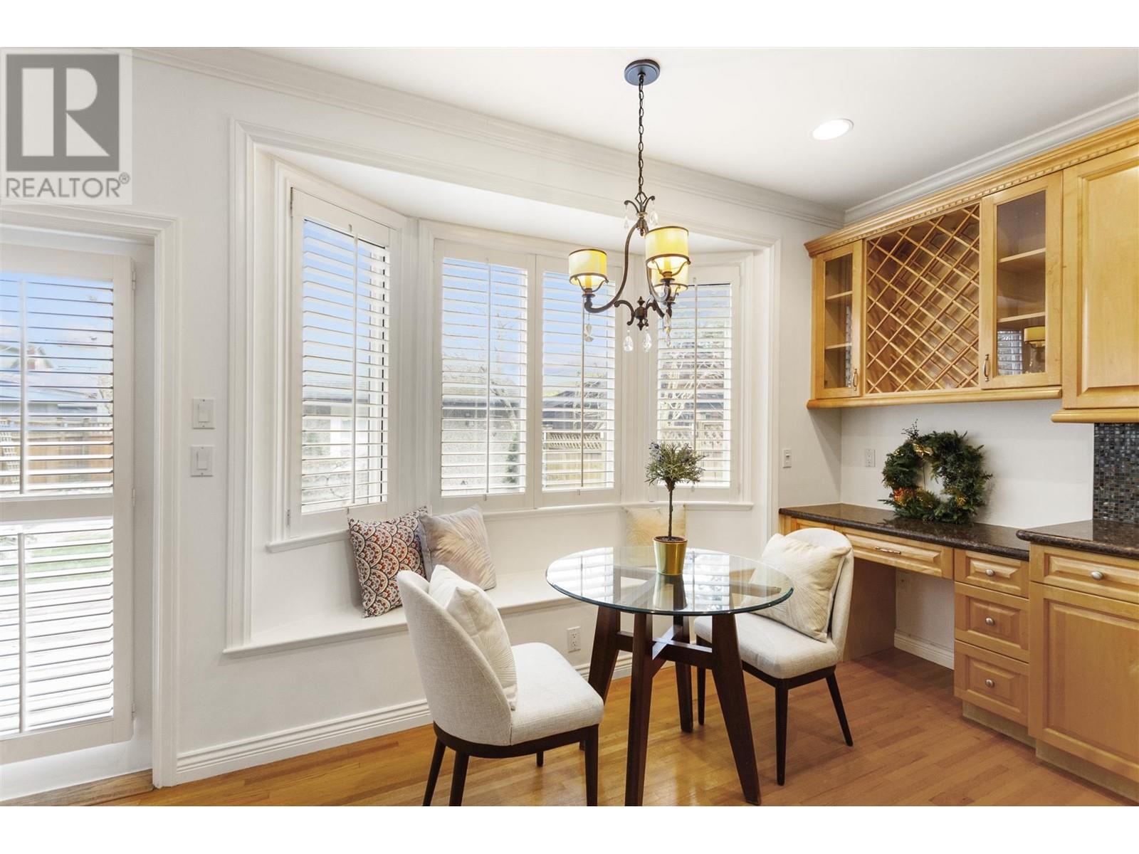 Listing Picture 8 of 26 : 4443 W 15TH AVENUE, Vancouver / 溫哥華 - 魯藝地產 Yvonne Lu Group - MLS Medallion Club Member