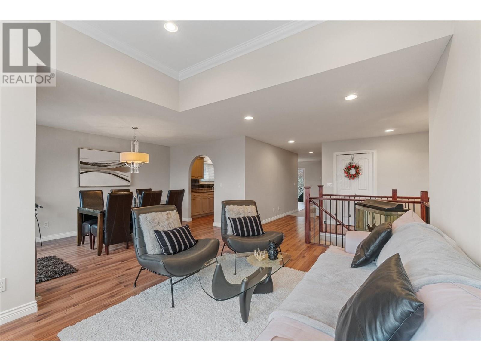 Property at 2042 Moonbeam Close image 4