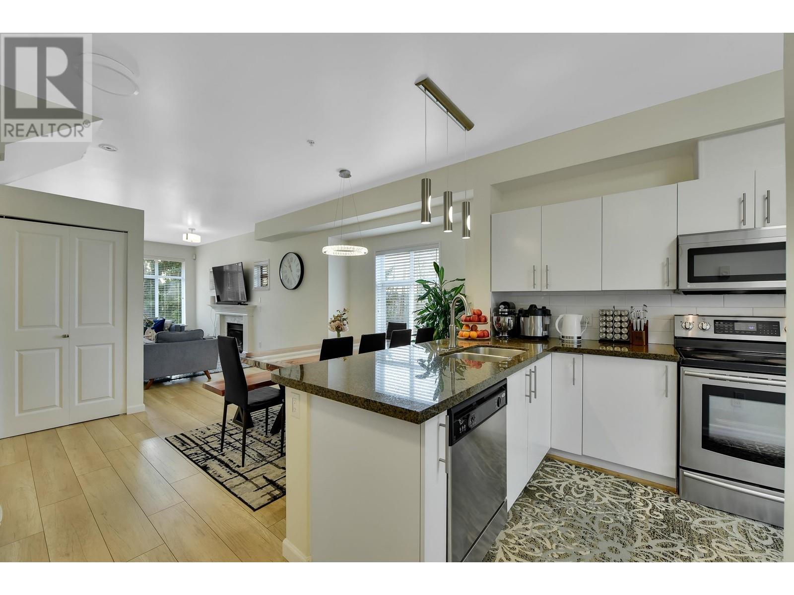 74 935 Ewen Avenue, New Westminster, British Columbia V3M 0A1 - Photo 11 - R2958322