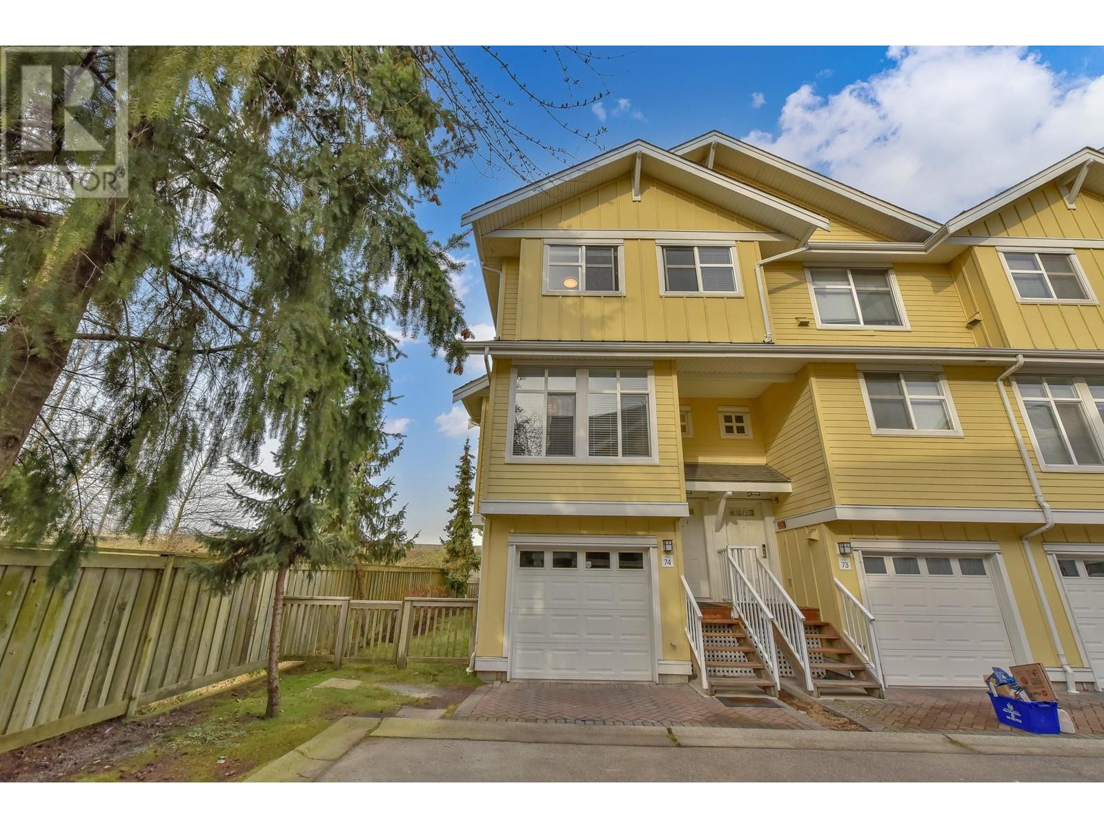 74 935 Ewen Avenue, New Westminster, British Columbia V3M 0A1 - Photo 1 - R2958322
