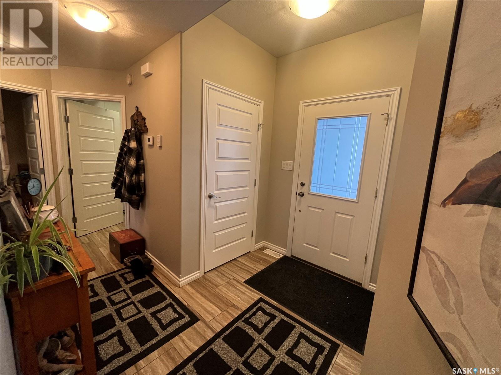 195 5th Avenue, Esterhazy, Saskatchewan  S0A 0X0 - Photo 15 - SK993107