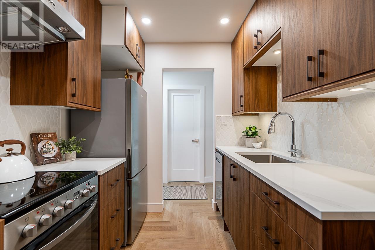 Listing Picture 4 of 29 : 207 1717 W 13TH AVENUE, Vancouver / 溫哥華 - 魯藝地產 Yvonne Lu Group - MLS Medallion Club Member