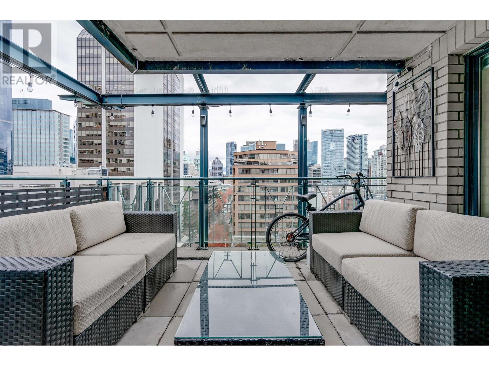 Listing Picture 10 of 18 : 10A 789 HELMCKEN STREET, Vancouver / 溫哥華 - 魯藝地產 Yvonne Lu Group - MLS Medallion Club Member