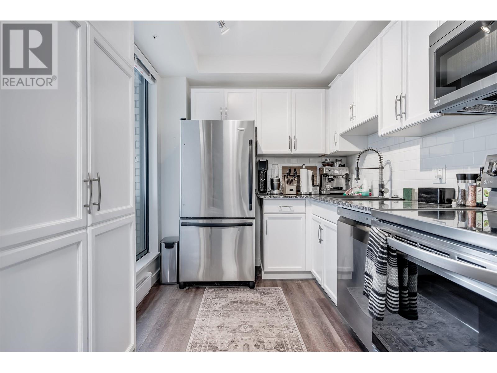 Listing Picture 12 of 18 : 10A 789 HELMCKEN STREET, Vancouver / 溫哥華 - 魯藝地產 Yvonne Lu Group - MLS Medallion Club Member