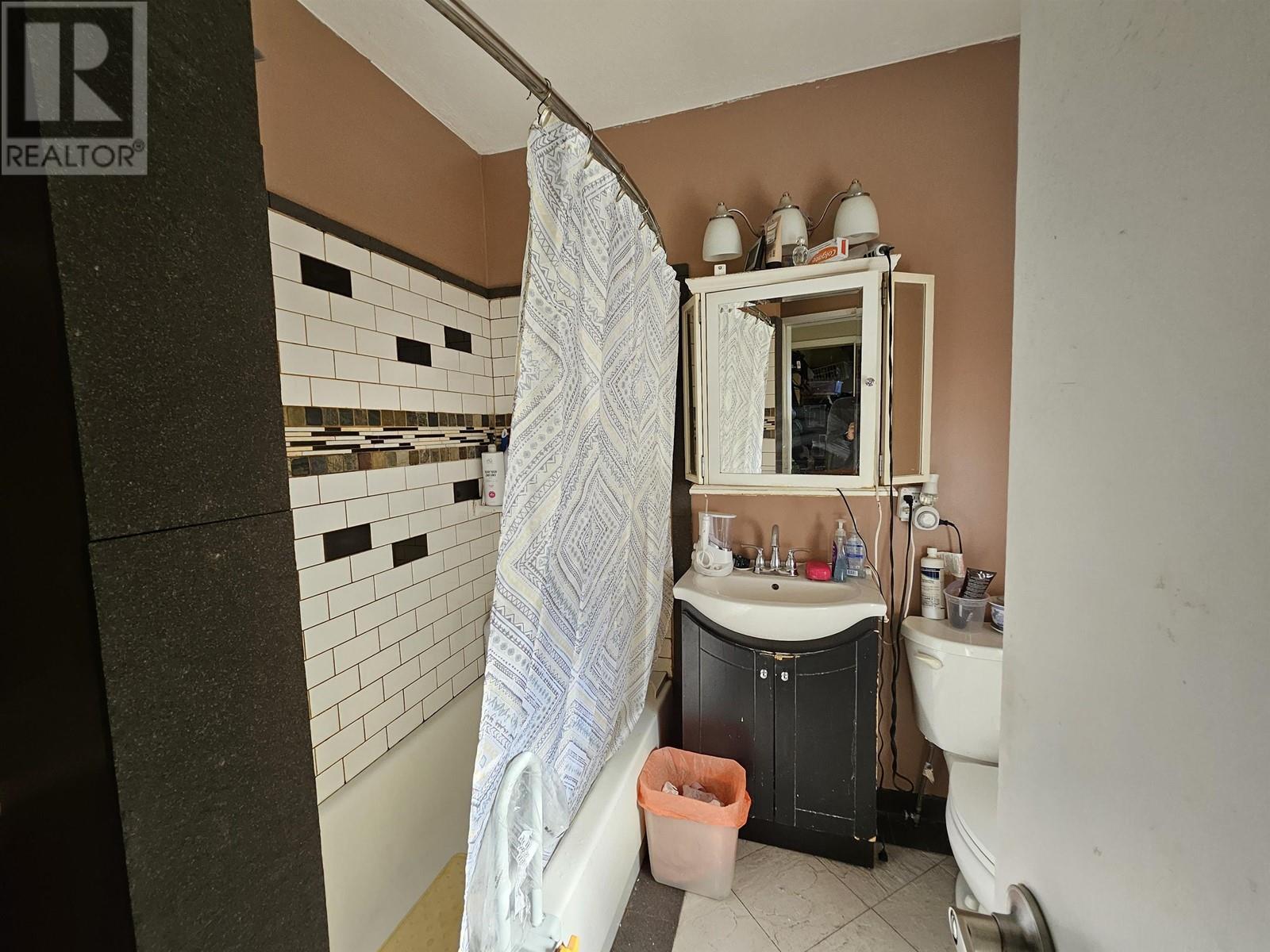 740 E 54th Avenue, Vancouver, British Columbia  V5X 1L7 - Photo 4 - R2940918