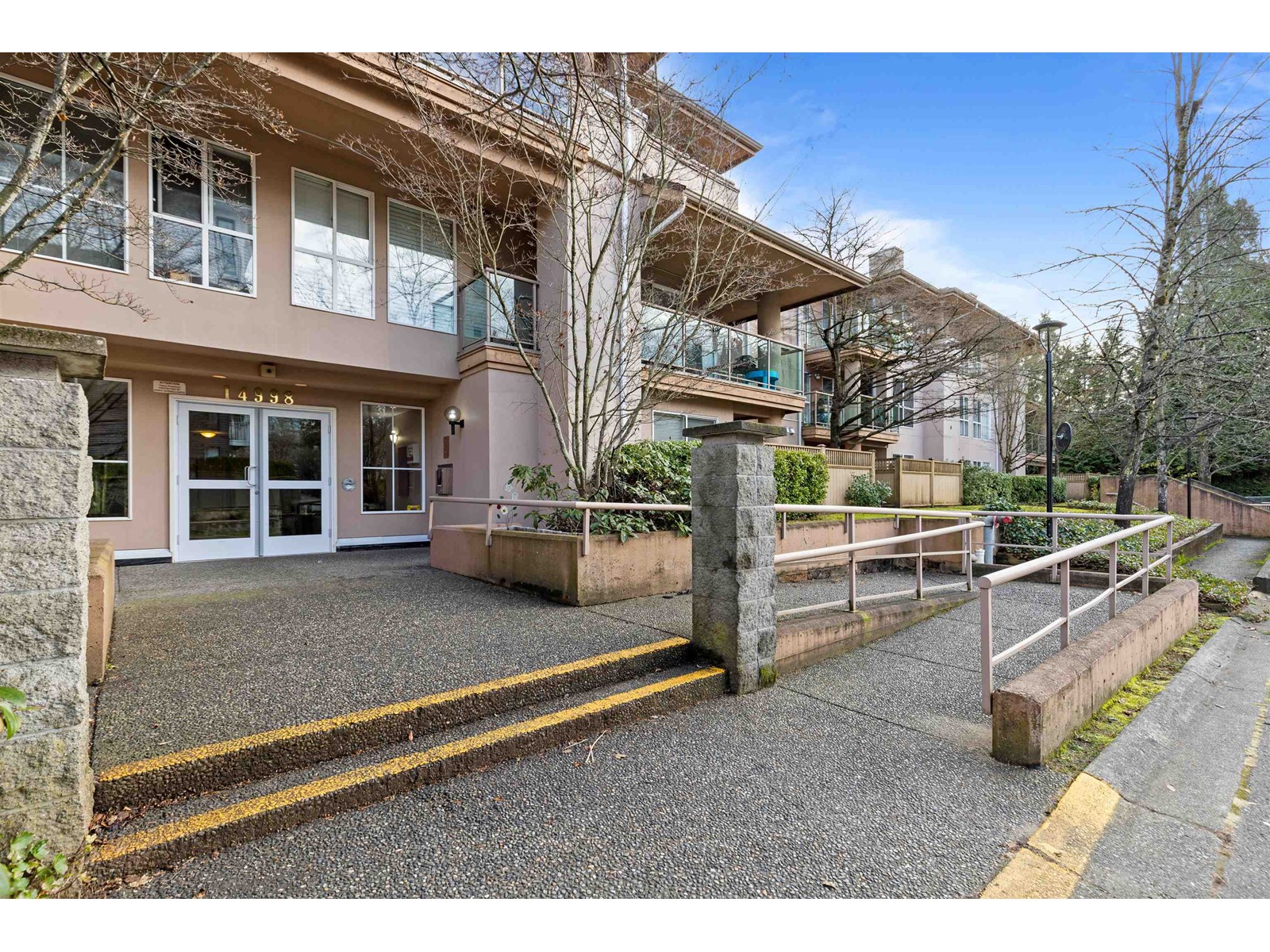 Property at 210 14998 101A AVENUE image 3