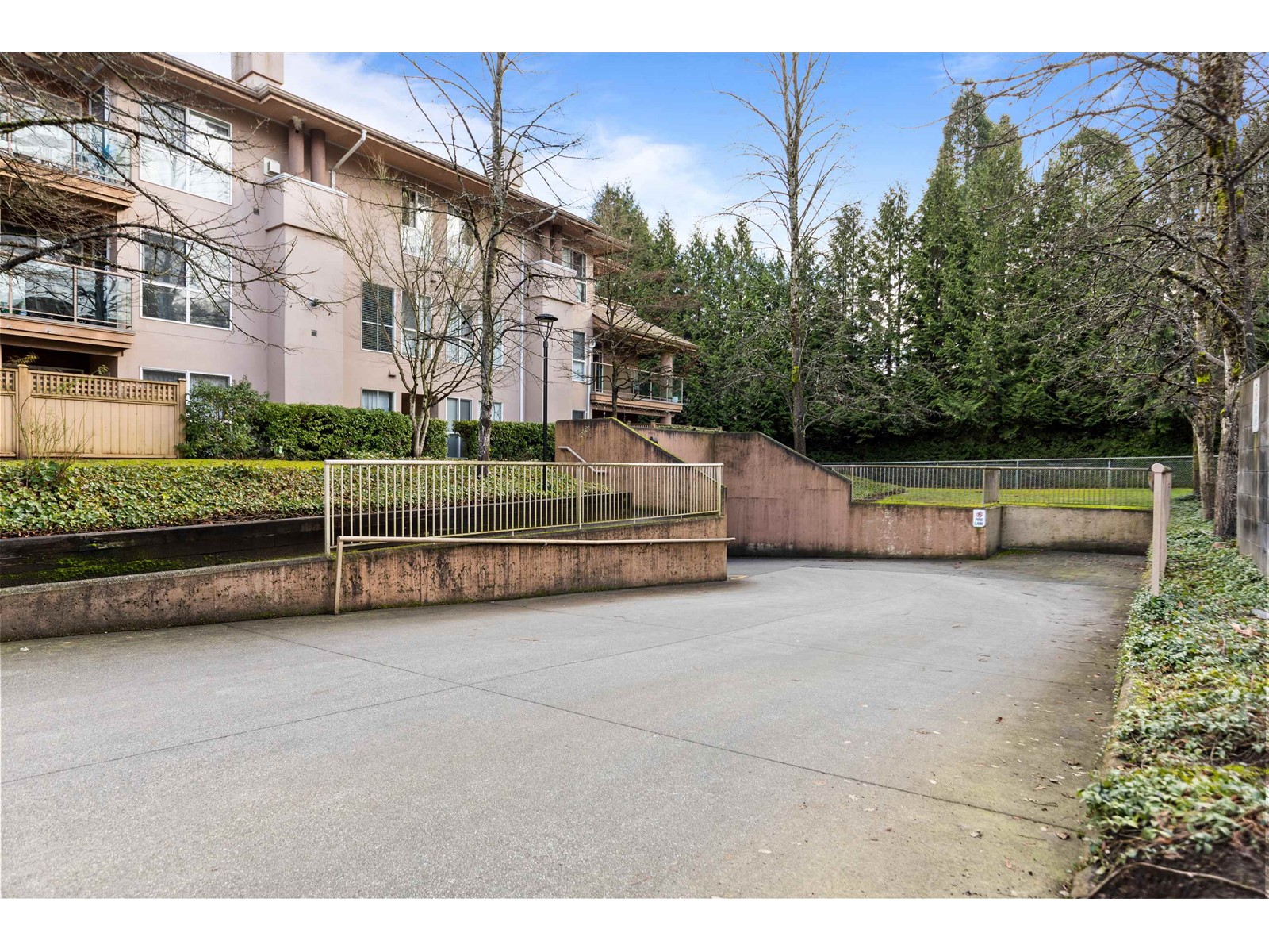 Property at 210 14998 101A AVENUE image 4