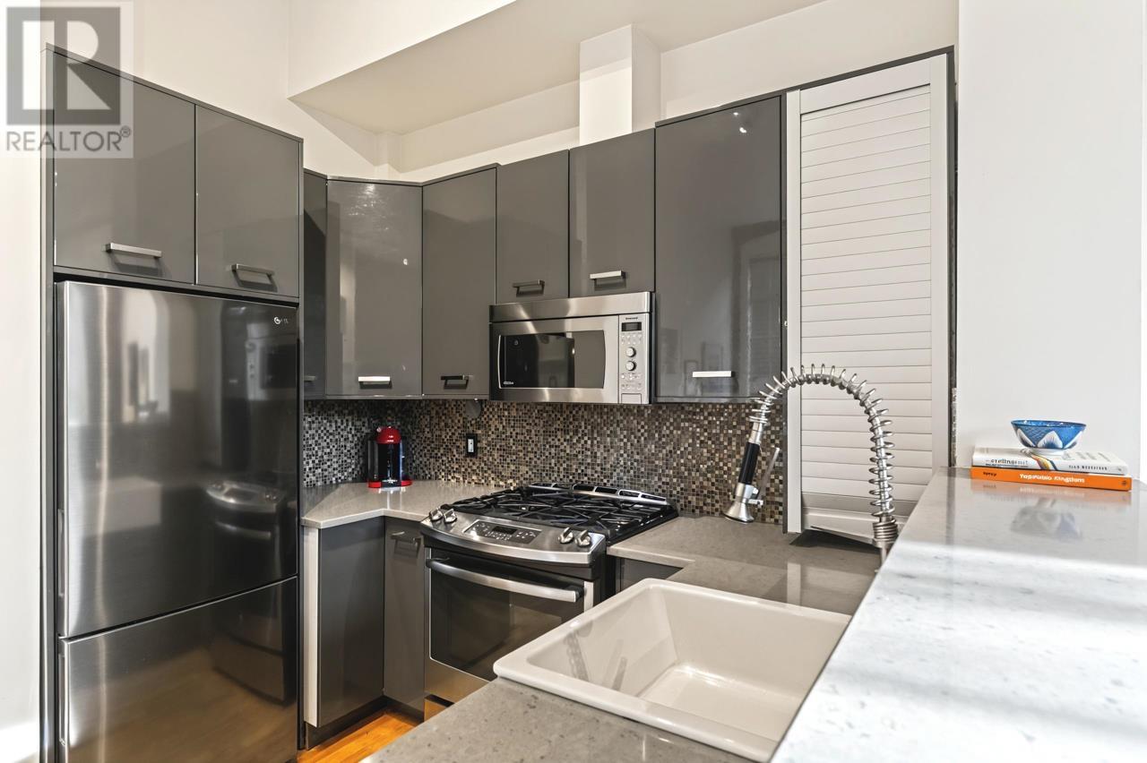 102 1811 W 16th Avenue, Vancouver, British Columbia  V6J 2M3 - Photo 12 - R2959032