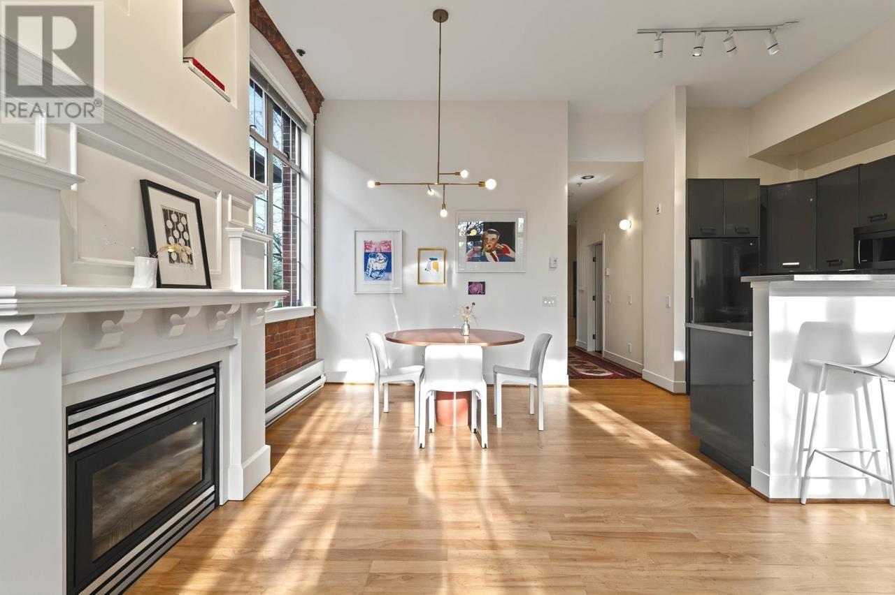 102 1811 W 16th Avenue, Vancouver, British Columbia  V6J 2M3 - Photo 3 - R2959032