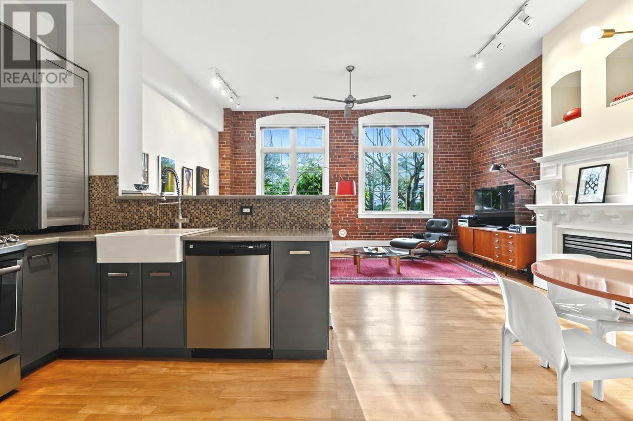 102 1811 W 16th Avenue, Vancouver, British Columbia  V6J 2M3 - Photo 10 - R2959032