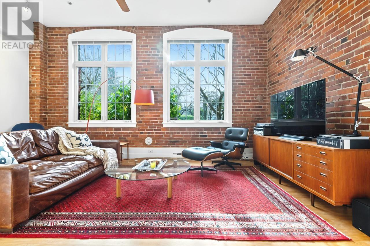 102 1811 W 16th Avenue, Vancouver, British Columbia  V6J 2M3 - Photo 1 - R2959032