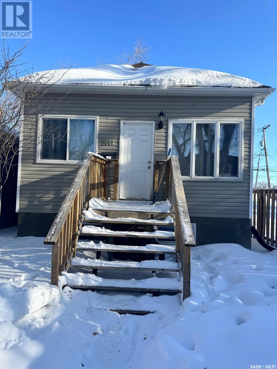 1447 Rae Street, Regina, Saskatchewan  S4T 2C5 - Photo 1 - SK993463