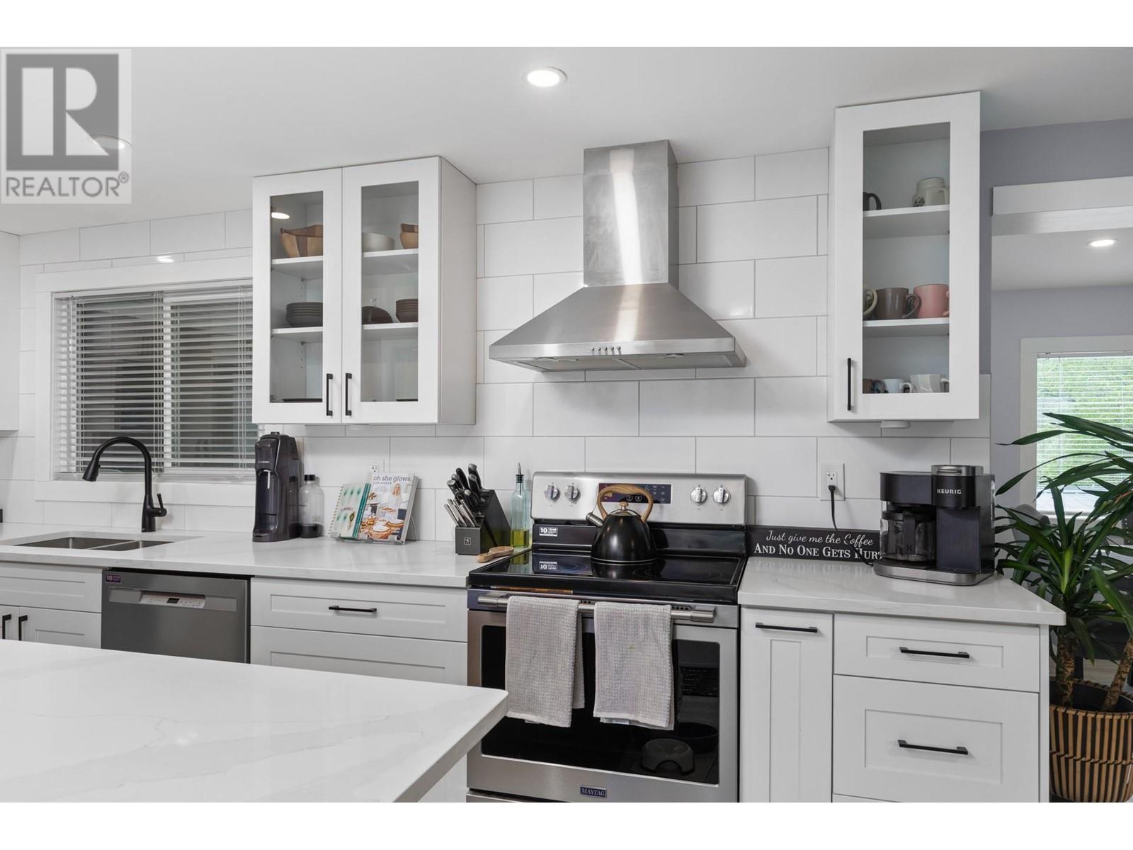 Property at 1860 Boucherie Road Unit# 102 image 2