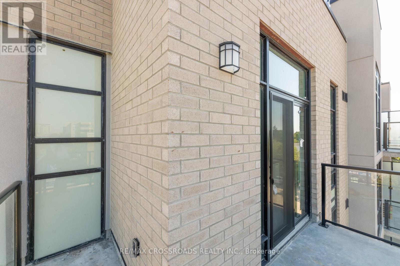 Th11 - 871 Sheppard Avenue W, Toronto, Ontario  M3H 2T4 - Photo 36 - C11937894