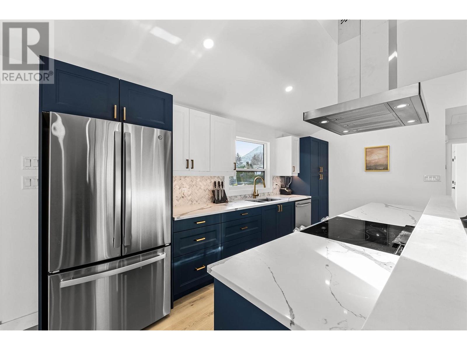 Property at 715 FRANKLIN Road image 4