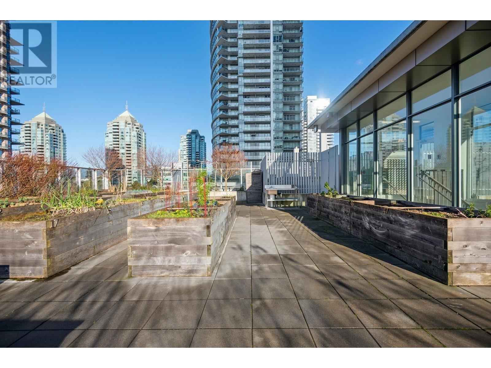 Listing Picture 31 of 37 : 1803 2085 SKYLINE COURT, Burnaby / 本拿比 - 魯藝地產 Yvonne Lu Group - MLS Medallion Club Member