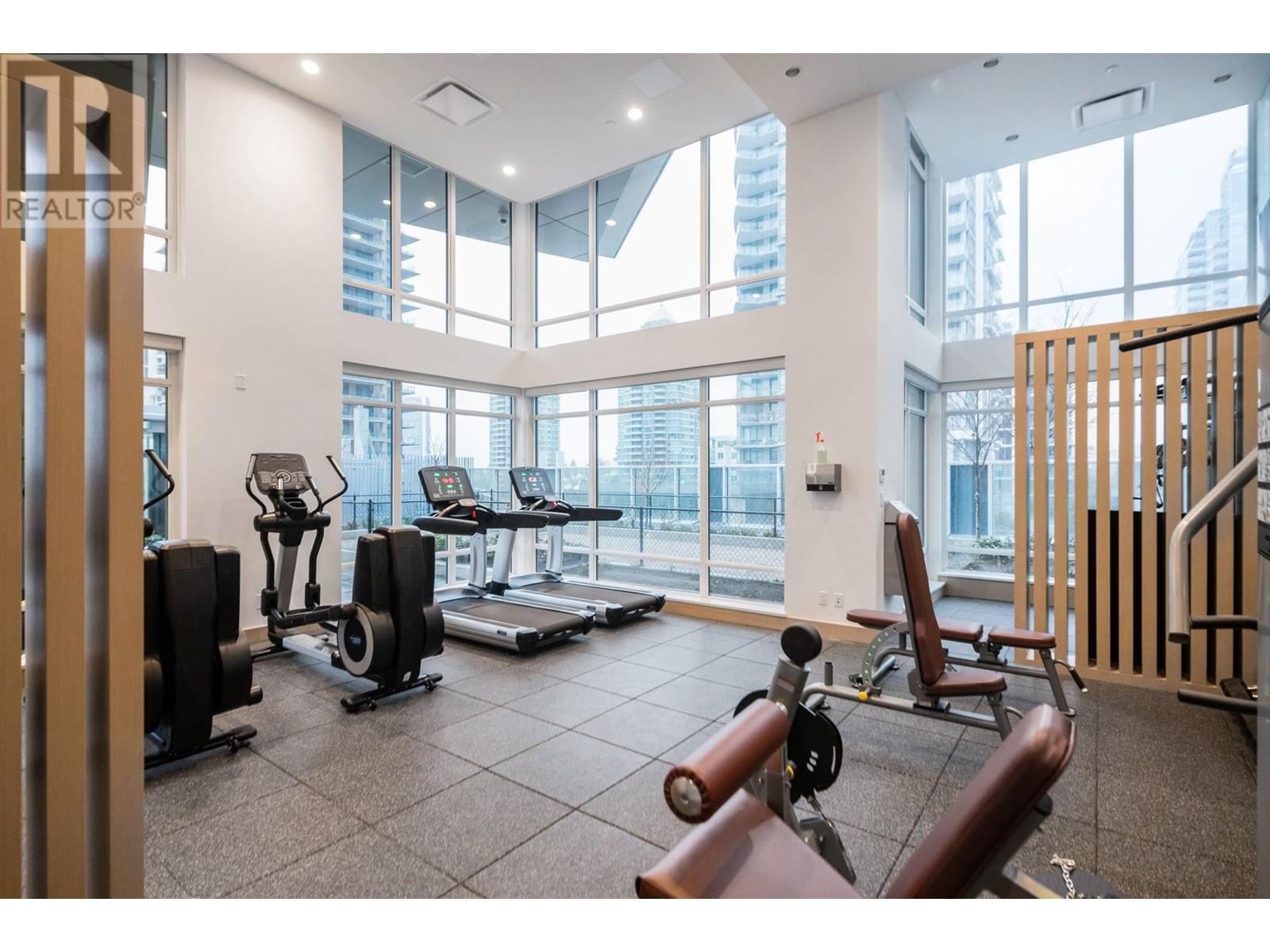 Listing Picture 25 of 37 : 1803 2085 SKYLINE COURT, Burnaby / 本拿比 - 魯藝地產 Yvonne Lu Group - MLS Medallion Club Member
