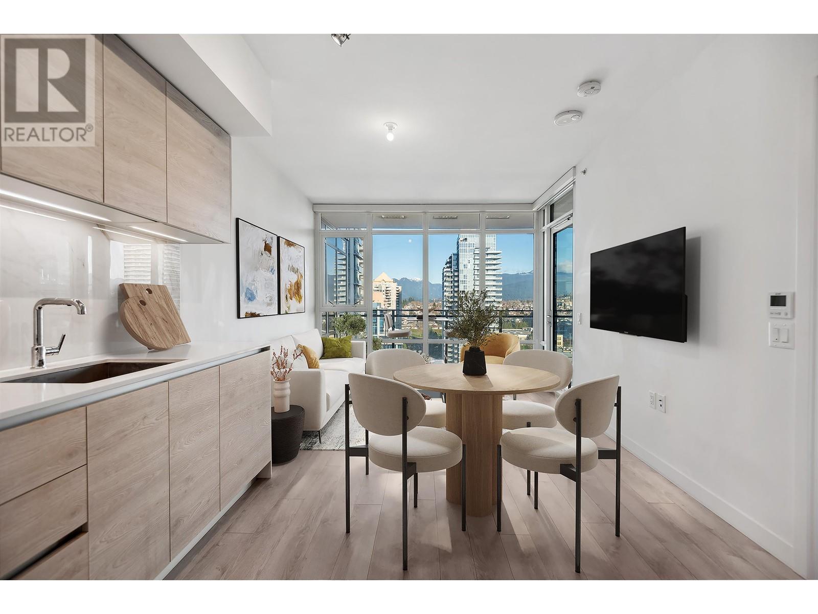 Listing Picture 4 of 37 : 1803 2085 SKYLINE COURT, Burnaby / 本拿比 - 魯藝地產 Yvonne Lu Group - MLS Medallion Club Member