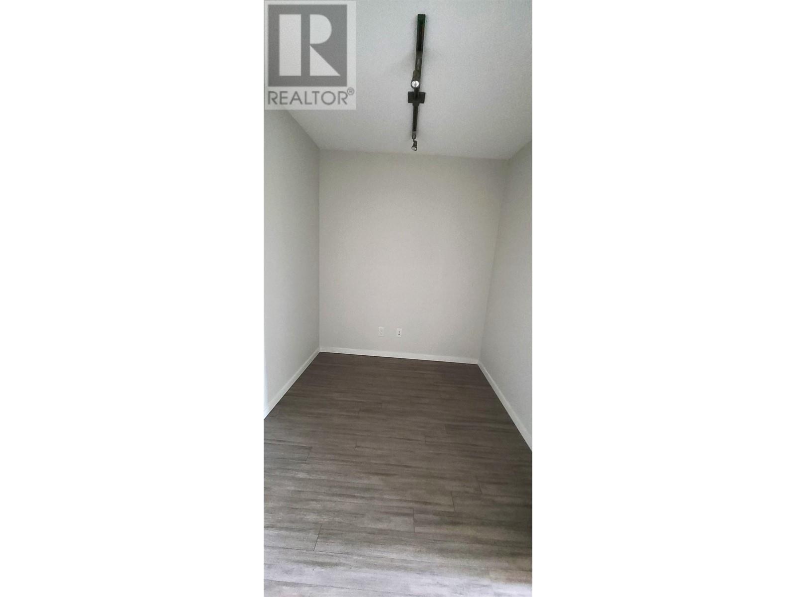 Listing Picture 12 of 35 : 701 6658 DOW AVENUE, Burnaby / 本拿比 - 魯藝地產 Yvonne Lu Group - MLS Medallion Club Member