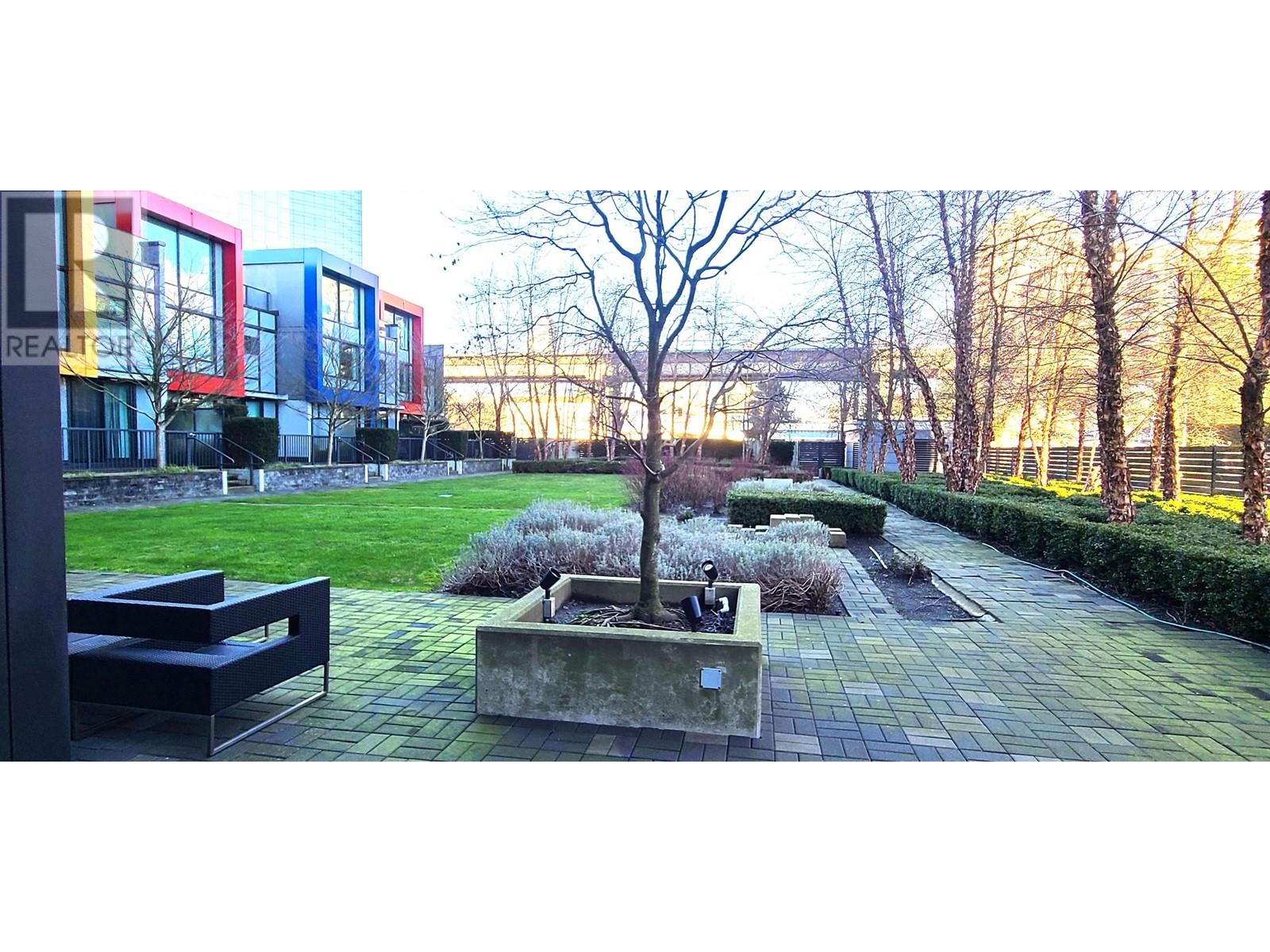 Listing Picture 30 of 35 : 701 6658 DOW AVENUE, Burnaby / 本拿比 - 魯藝地產 Yvonne Lu Group - MLS Medallion Club Member