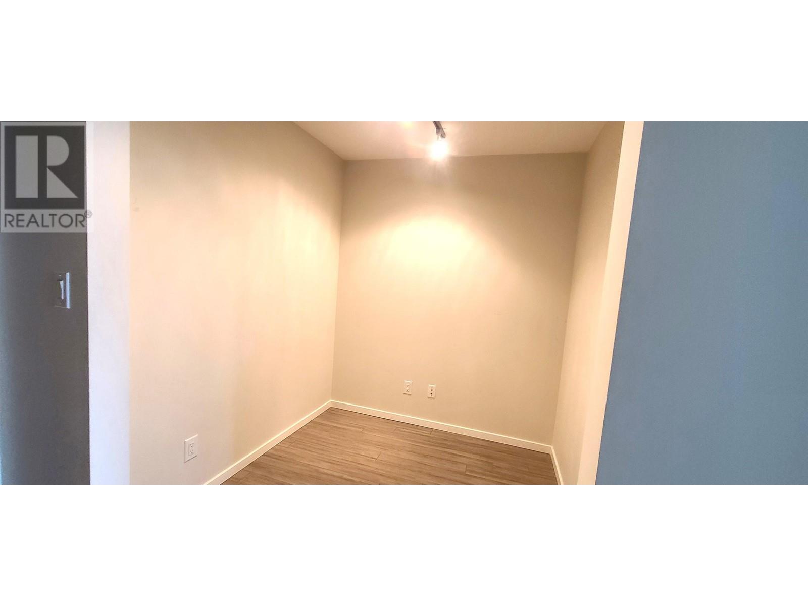 Listing Picture 11 of 35 : 701 6658 DOW AVENUE, Burnaby / 本拿比 - 魯藝地產 Yvonne Lu Group - MLS Medallion Club Member