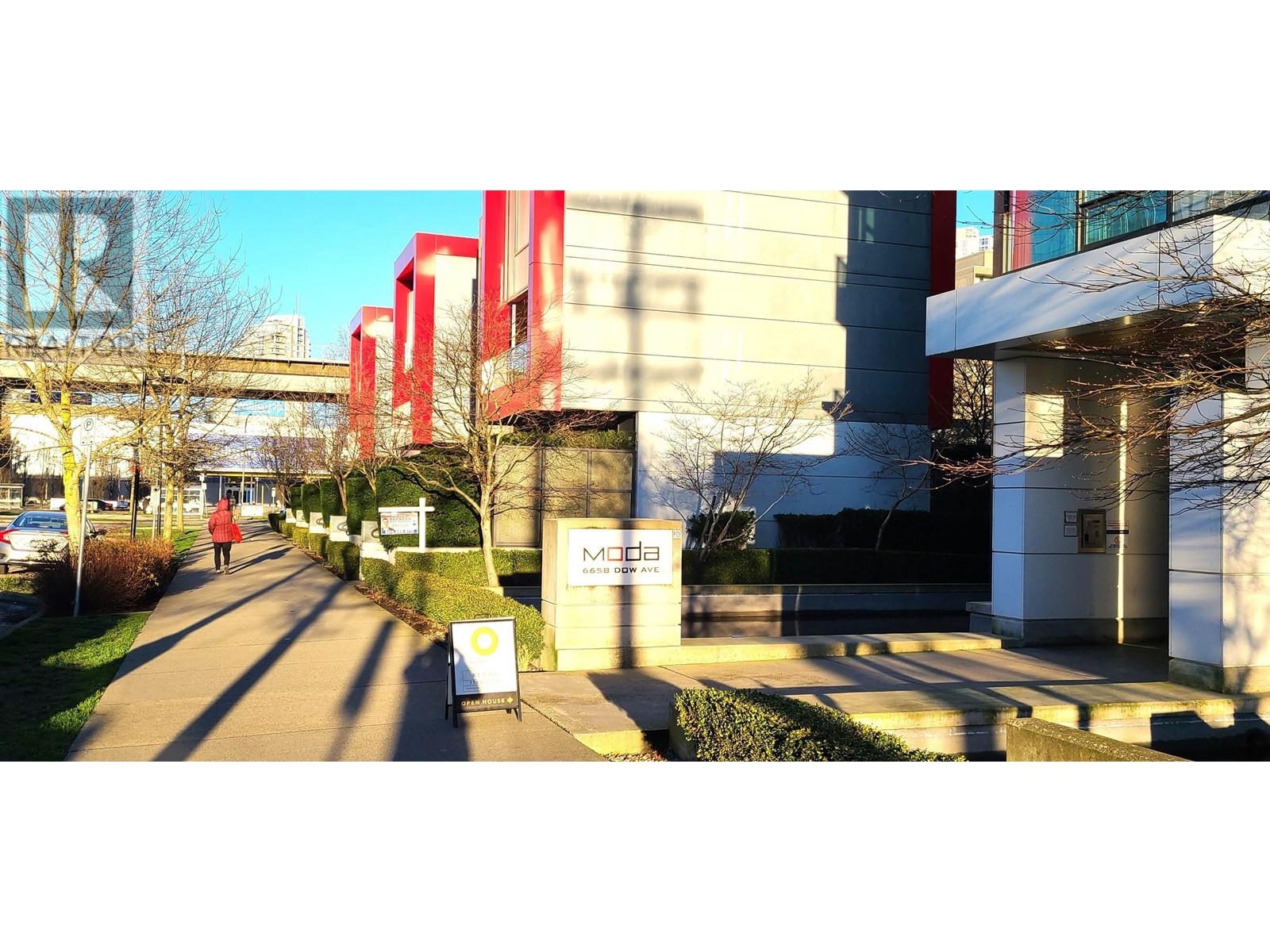 Listing Picture 32 of 35 : 701 6658 DOW AVENUE, Burnaby / 本拿比 - 魯藝地產 Yvonne Lu Group - MLS Medallion Club Member