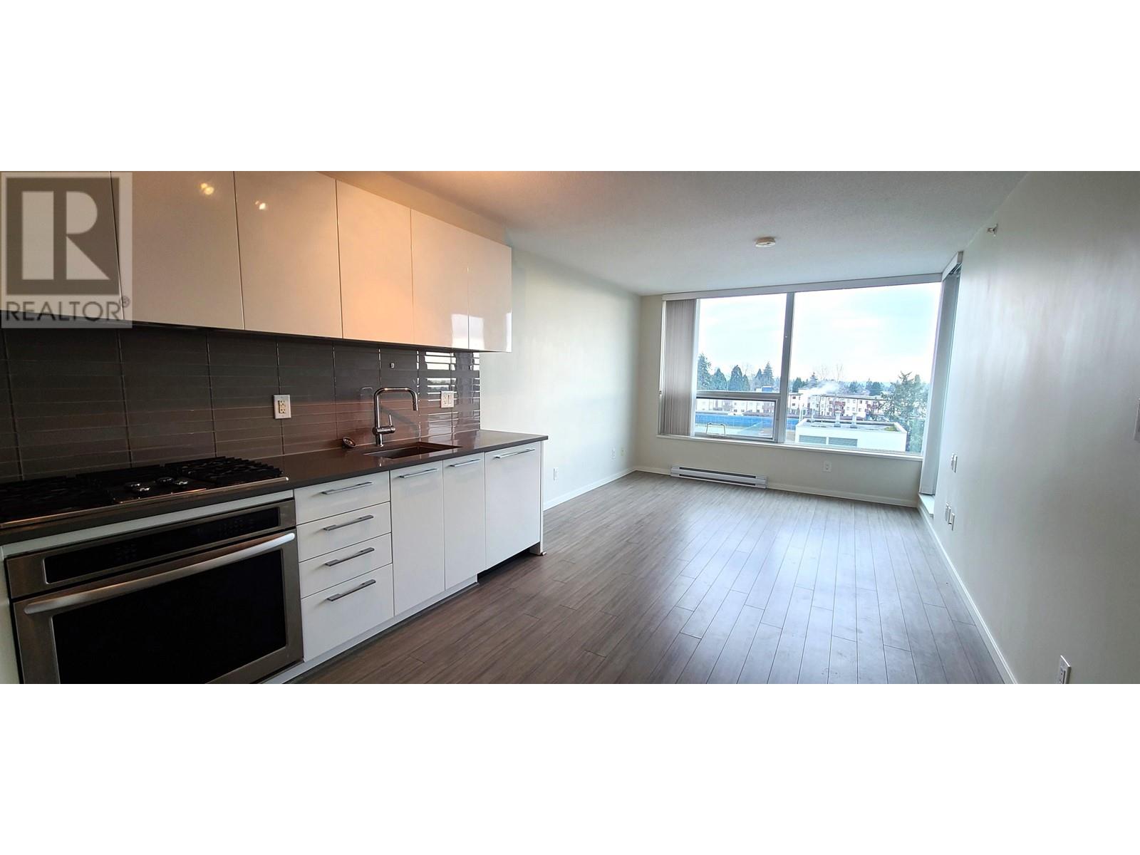 Listing Picture 2 of 35 : 701 6658 DOW AVENUE, Burnaby / 本拿比 - 魯藝地產 Yvonne Lu Group - MLS Medallion Club Member