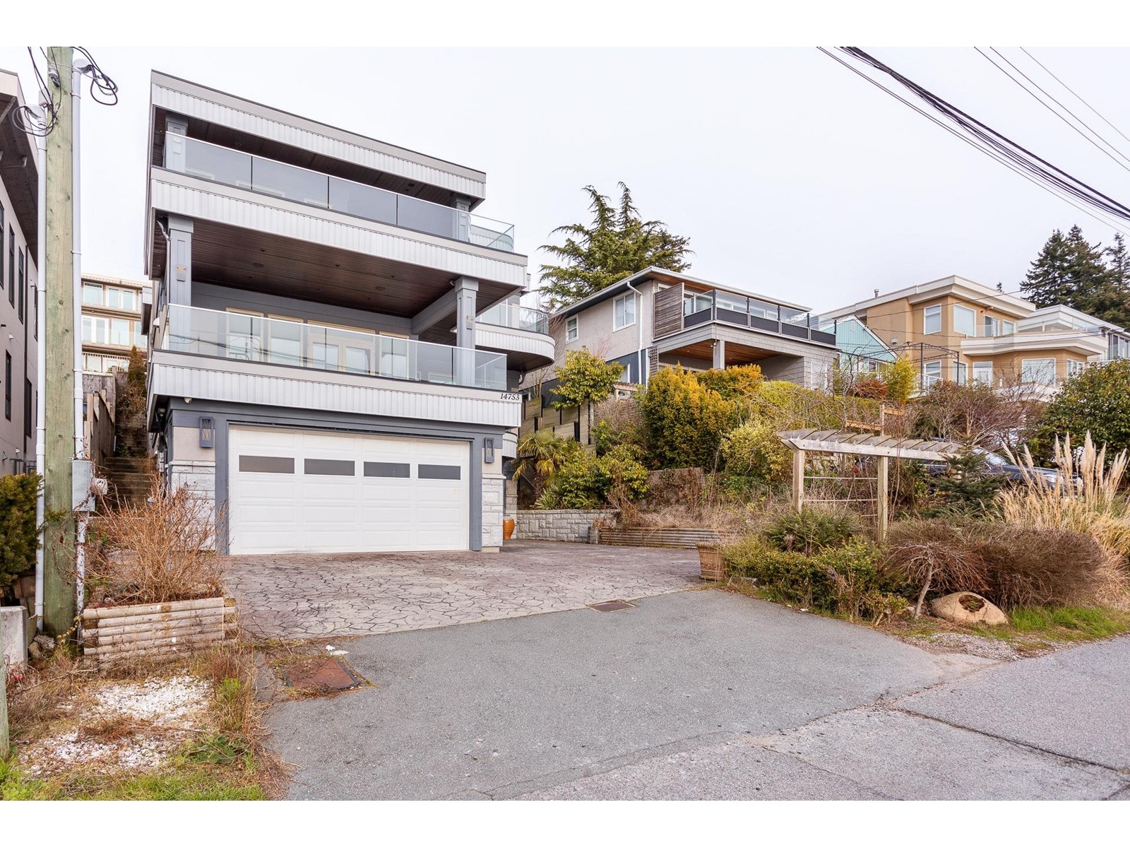 14753 Upper Roper Avenue, White Rock, British Columbia  V4B 2E1 - Photo 2 - R2959197